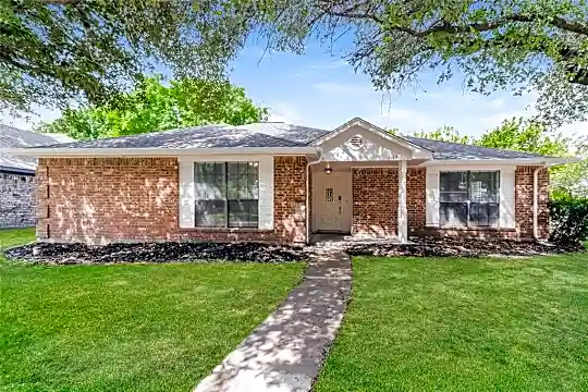 4017 Knights Bridge Dr Photo 1