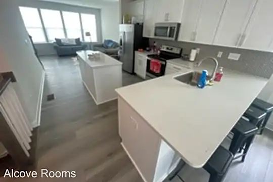 1114 Gleason Wy Photo 2