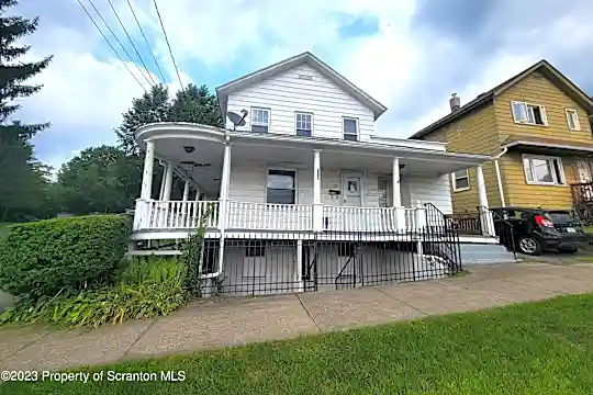 318 Wayne St Photo 1