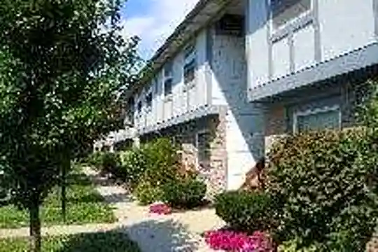 Pine Meadows Apartments Photo 1