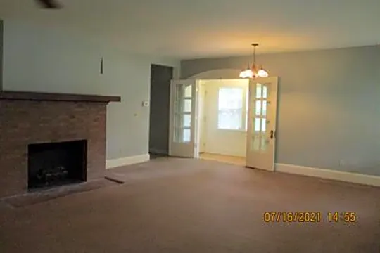315 Potomac Ave Photo 2