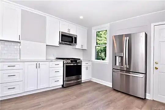 113 Wallace St #2 Photo 2