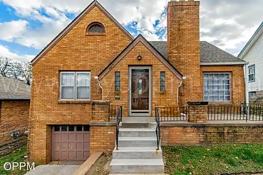 5107 Emmet St Photo 2