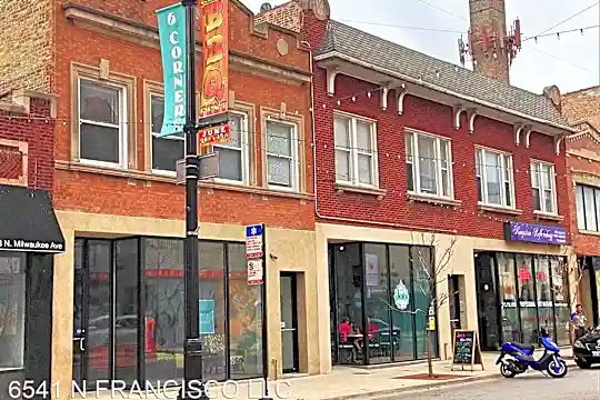 4030-34 N. Milwaukee Ave. Photo 1
