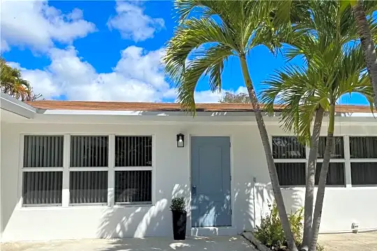 Waterfront Property with a 300ft Pier w/ Fishing Lights - San Leon