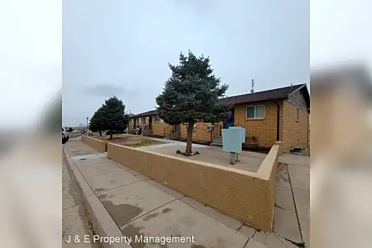 477 E Fiddlers Canyon Rd Photo 1