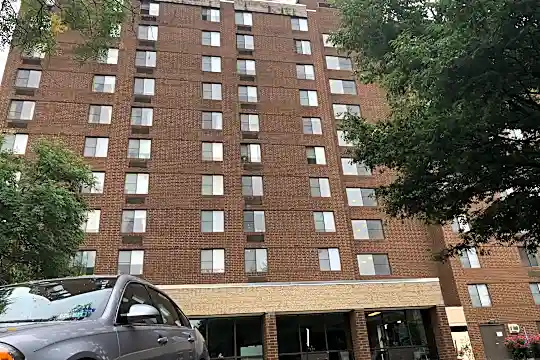 Linden Terrace Photo 1