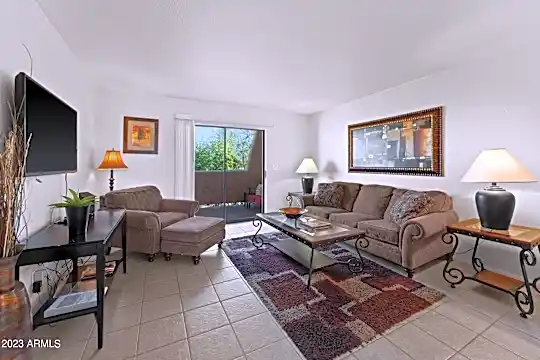 540 S West Rd #12 Photo 1
