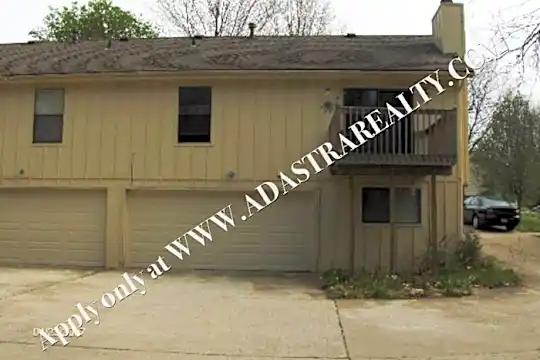 6635 Park St Photo 2