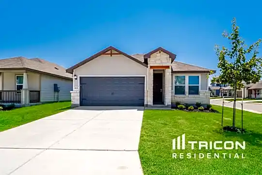5819 Zoey Way Photo 1