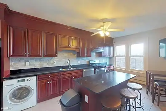 469 Cambridge St Photo 1