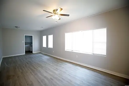 1823 Johnson St Photo 1