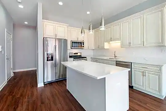 1335 W Taylor St #2 Photo 2