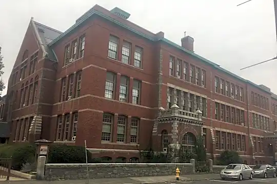 Central Grammar Apartments Photo 1