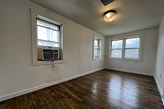 3903 University Ave Photo 2
