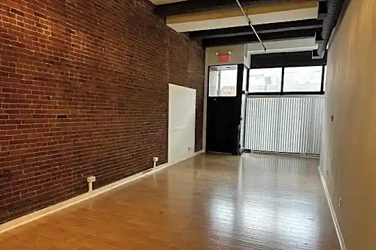 264 Friend St Photo 1