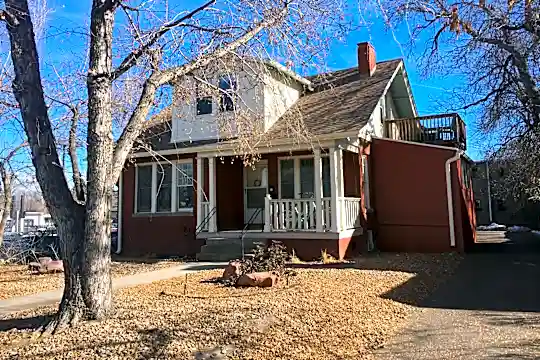 1454 Newport St Photo 1