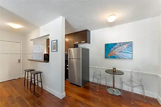 1860 Venice Park Dr #225 Photo 2