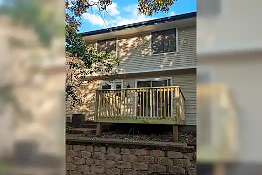 2653 Shenandoah Ln N Photo 1