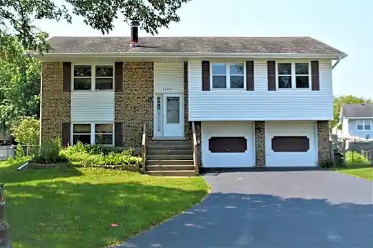 1126 Honeywood Dr Photo 1