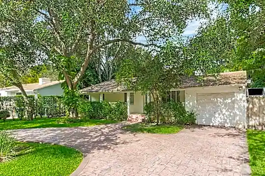 7514 SW 53rd Ave Photo 1