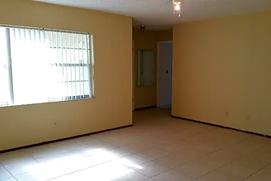 435 Tangerine Dr Photo 2