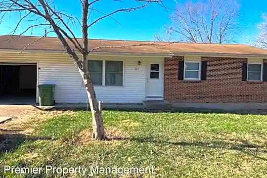 2615 Camelot Ct Photo 1