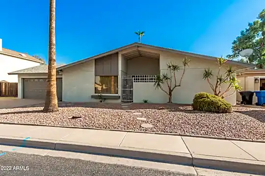 853 W Javelina Ave Photo 2