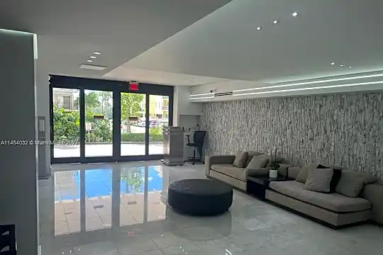 6423 Collins Ave #601 Photo 1
