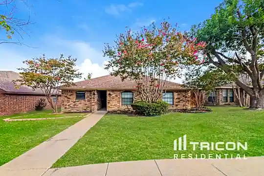 622 Stoneybrook Drive Photo 1