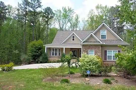 207 Lakeview Ct Photo 1