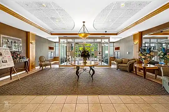 5555 N Cumberland Ave #711 Photo 2