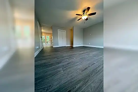 222 Park Ave Photo 2