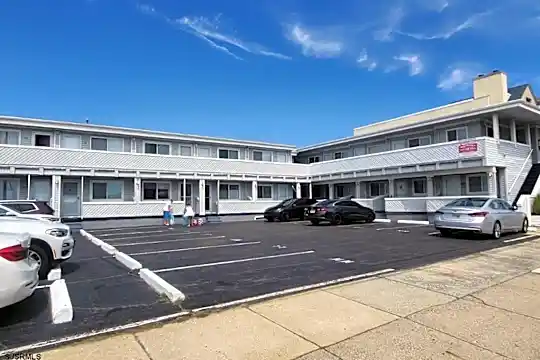 9105 Atlantic Ave Photo 1
