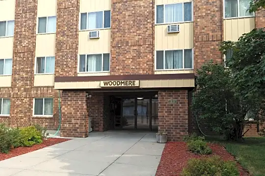 Woodmere Apartments Photo 2