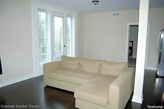 730 Penniman Ave #207 Photo 2