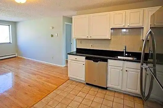 24 Murdock St Photo 2