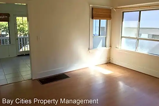 1801 Rose St Photo 2
