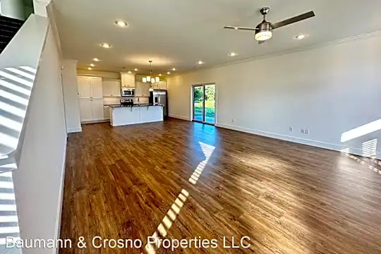 4293 W Bronco Dr. Photo 2