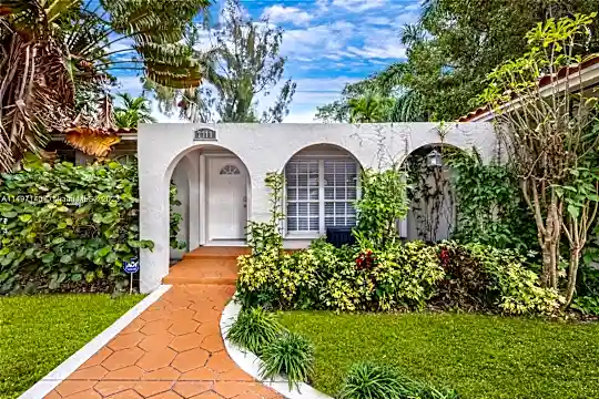 7711 Coquina Dr #0 Photo 2