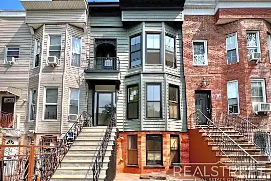 722 Chauncey St #2 Photo 1