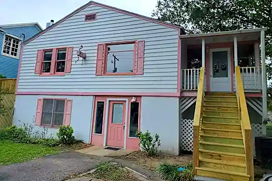 2202 Cameron Blvd #B Photo 1