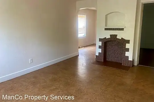 1127 Linda Vista Ave Photo 2