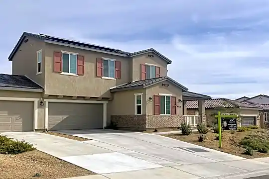 39330 Stirrup Ct Photo 1