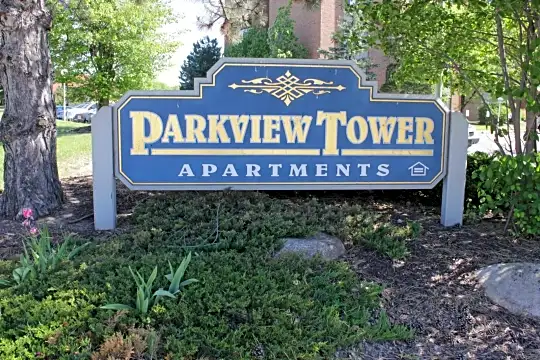 Parkview Tower Photo 2