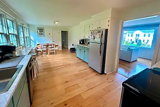 151 Pleasant St Photo 2