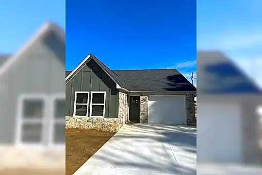 360 Hollingsworth Ave Photo 2