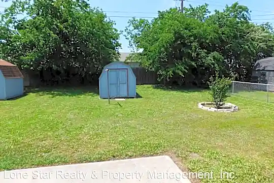 1503 Janis Dr Photo 2