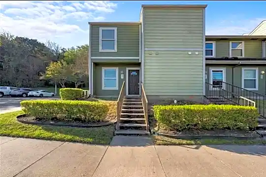 1500 Lake Shore Dr Photo 1