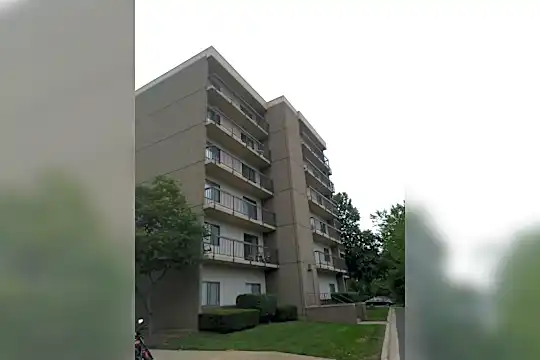 Farmington Place Photo 1